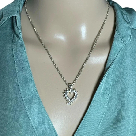 Vintage Rhinestone Heart Silver Tone Pendant Necklace Sparky Elegant 18-21” - Picture 3 of 6